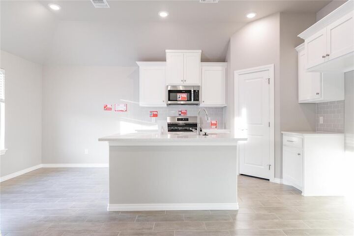 Property Photo: 913 Westfall Drive OK 73020