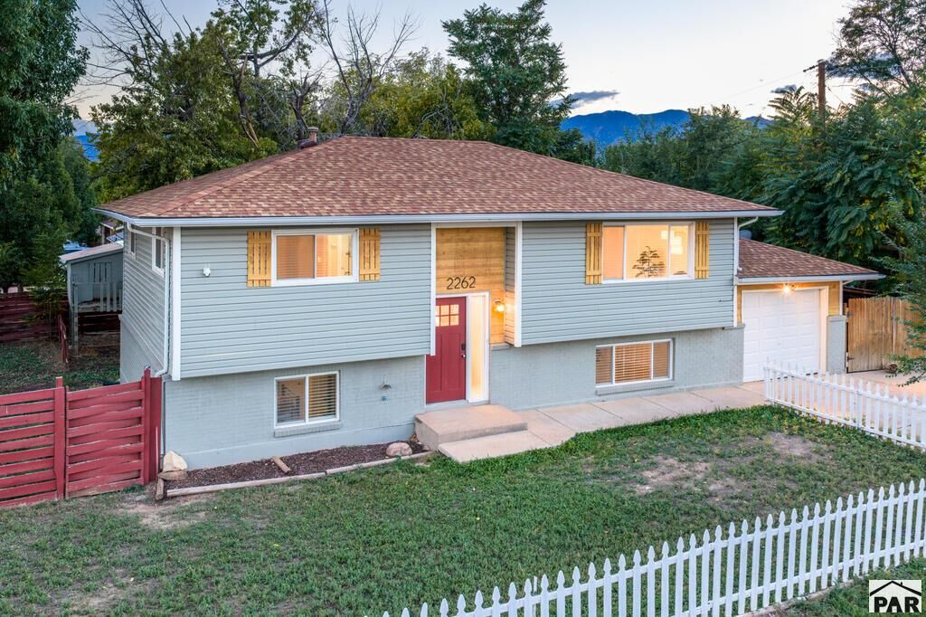 Property Photo:  2262 Pear St  CO 81212 