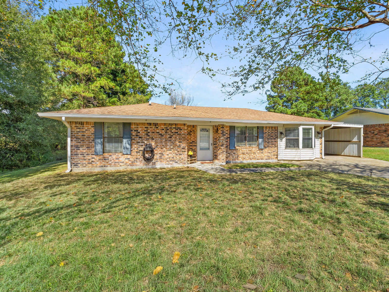 Property Photo:  109 Raymond Dr  LA 71461 
