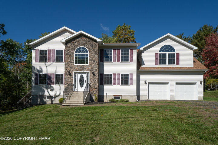 Property Photo: 263 Ramblebush Road PA 18360