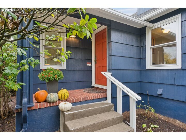 Property Photo: 5857 NE 24th Ave OR 97211