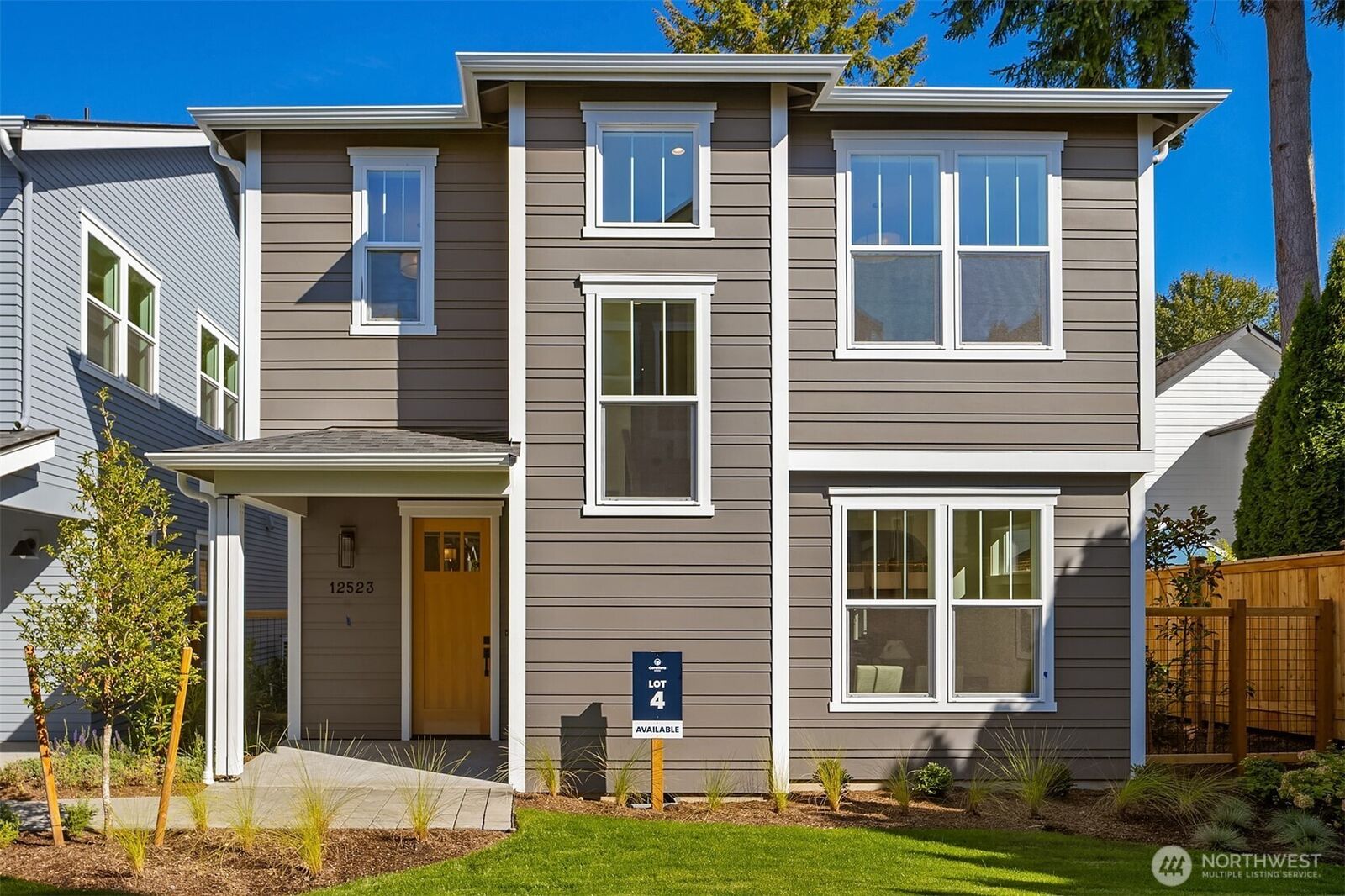 Property Photo:  12523 NE 94th Street  WA 98033 
