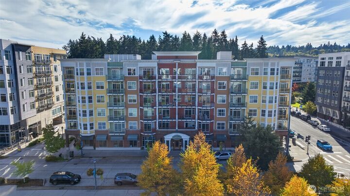Property Photo:  16141  Cleveland St. 401  WA 98052 