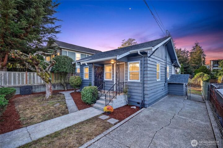 Property Photo: 904 N 103rd Street WA 98133