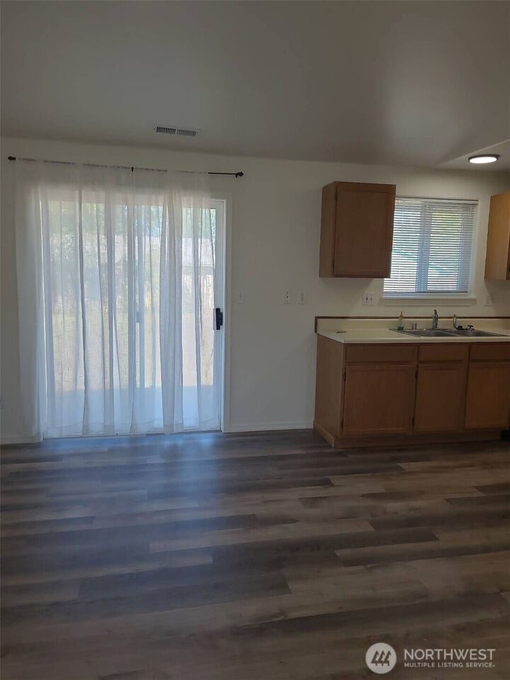 Property Photo: 1116 Clover Drive WA 98837
