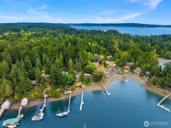 Home for sale in Bainbridge Island: 15122 NE & 15128 Anna Vera Lane ...