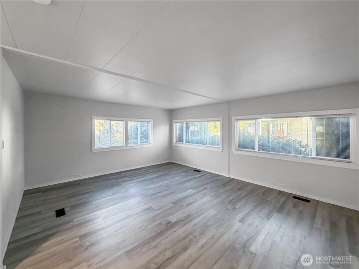Property Photo: 2101 S 324th Street 324 WA 98003
