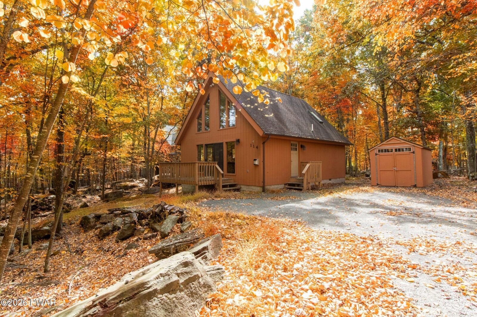 Property Photo:  114 Log Cabin Drive  PA 18435 