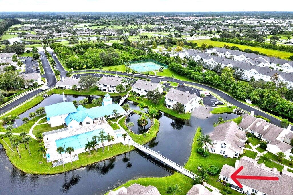 Property Photo: 1867 Aynsley Way 2 FL 32966