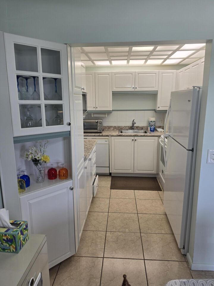 Property Photo:  15 Markham A 15  FL 33442 