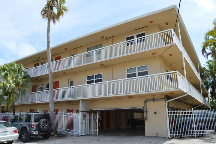 Property Photo: 1500 SE 15th Street 219 FL 33316