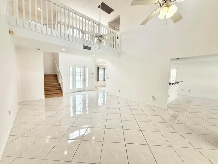 Property Photo:  10579 Pebble Cove Lane  FL 33498 