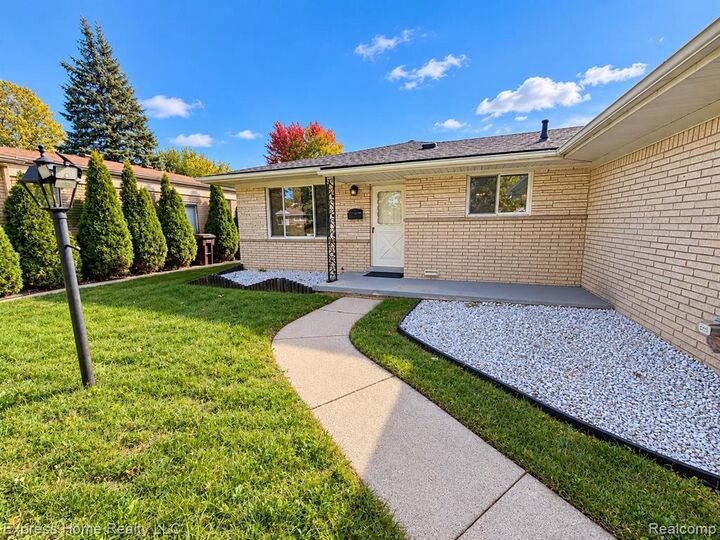 Property Photo:  8330 Sunburst  MI 48015 