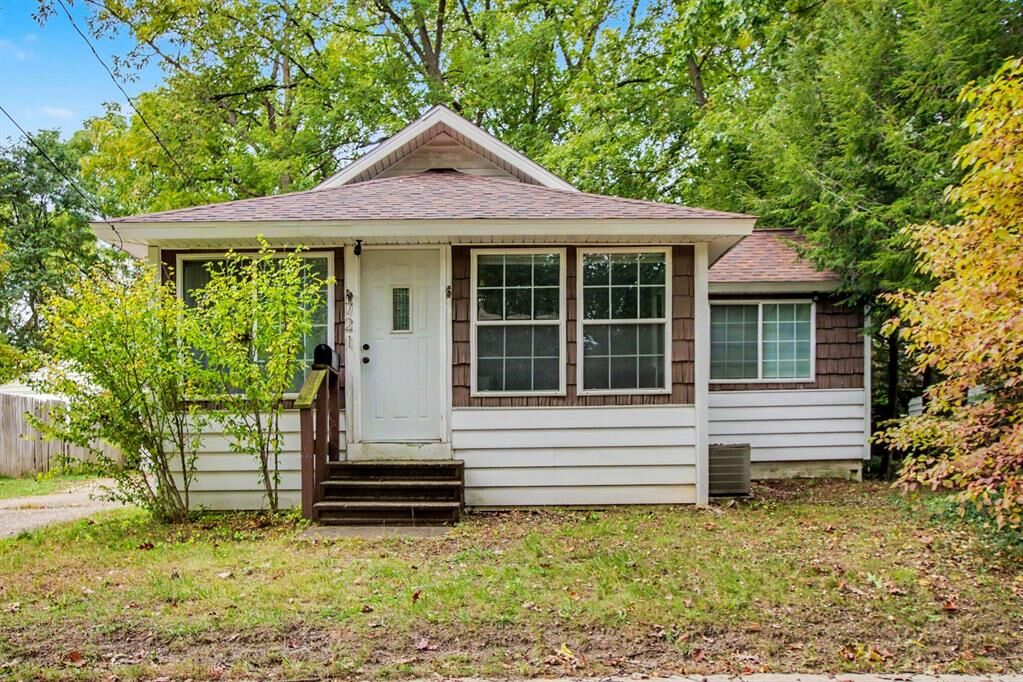 Property Photo:  721 N Dartmouth Street  MI 49006 