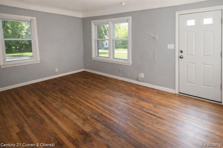 Property Photo:  19719 Ferguson St Street  MI 48235 