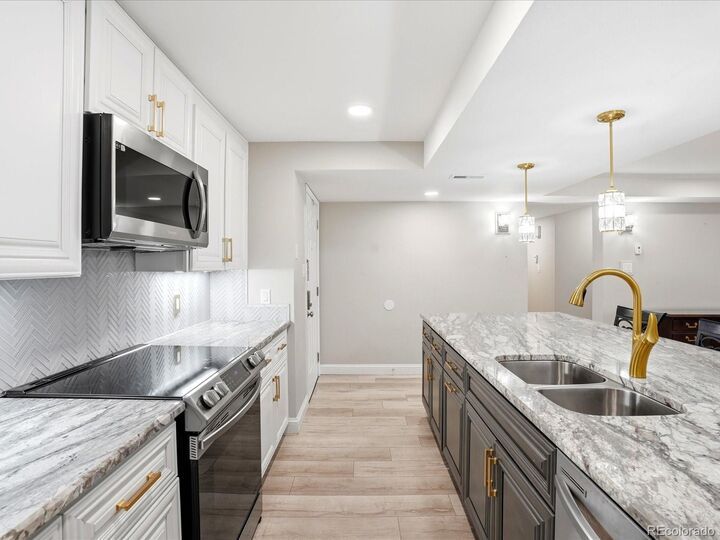 Property Photo:  7000 E Quincy Avenue 105  CO 80237 