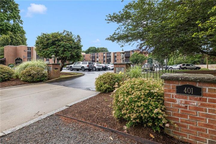 Property Photo:  401 Bellevue Avenue 309  RI 02840 