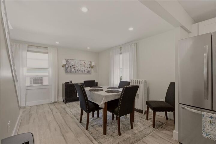 Property Photo:  629 Thames Street 2  RI 02840 