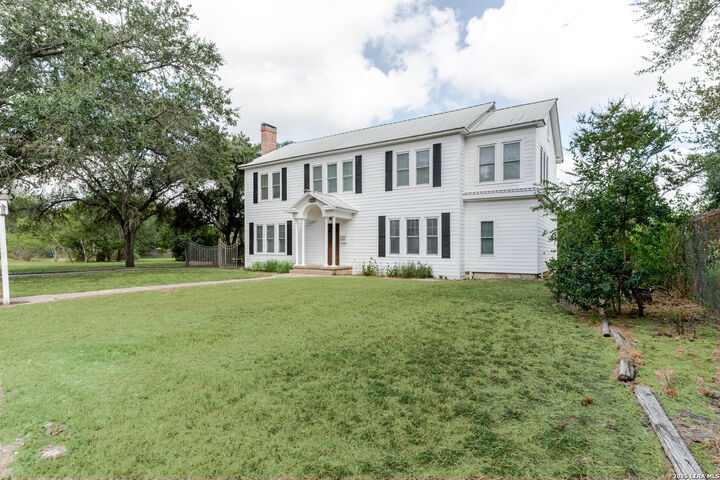 Property Photo:  205 E Cleveland St  TX 78102 