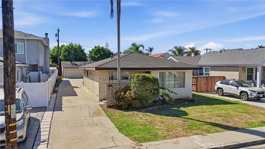 Property Photo:  2308 Graham  CA 90278 