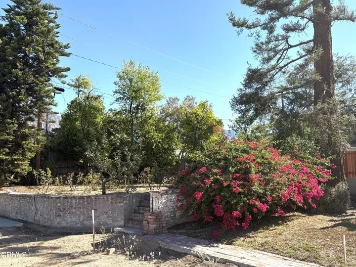 Property Photo:  855 Morada  CA 91001 
