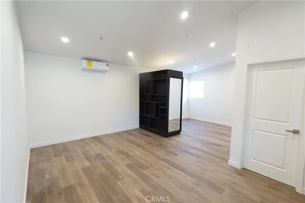 Property Photo:  2821 8th 1/2 Avenue  CA 90018 
