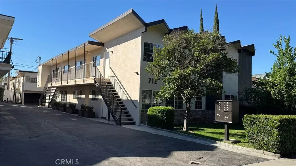 Property Photo:  712 W Doran Street 4  CA 91203 