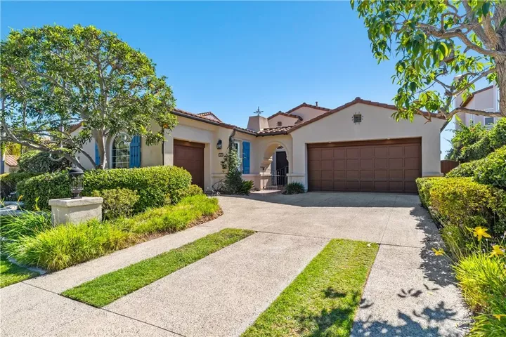 Property Photo:  8 Chantonnay  CA 92677 