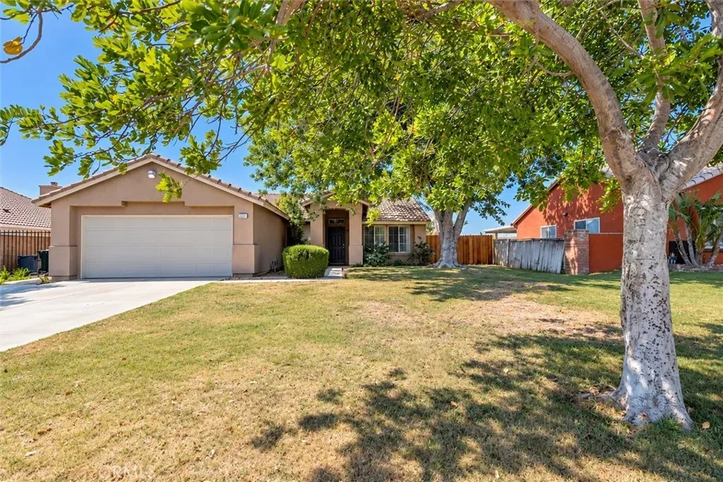 Property Photo: 2721 W Calle Vista CA 92377
