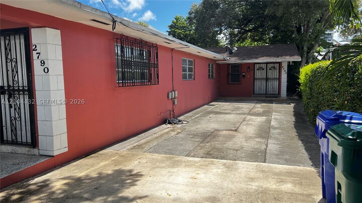 Property Photo:  2790 SW 26th St  FL 33133 