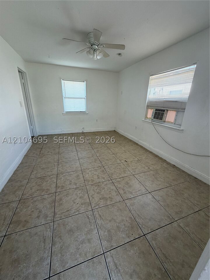 Property Photo:  1842 Johnson St 3  FL 33020 