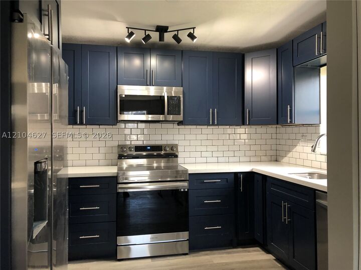 Property Photo:  7725 SW 86th St A1-317  FL 33143 
