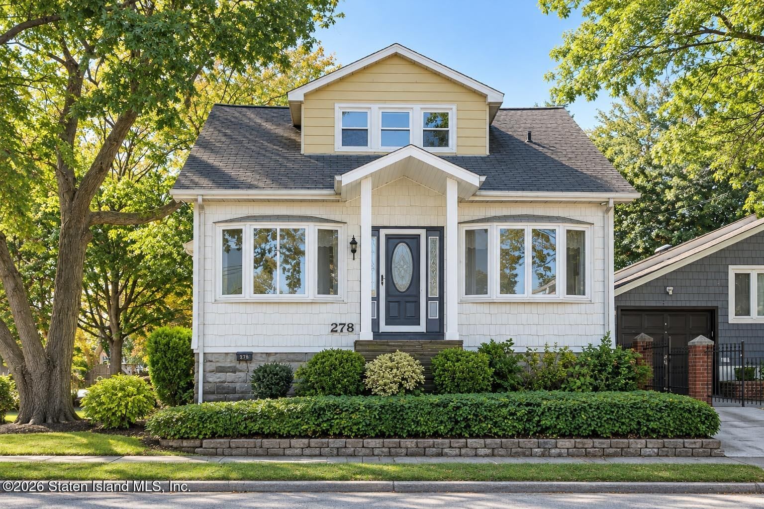 Property Photo:  278 Caswell Avenue  NY 10314 
