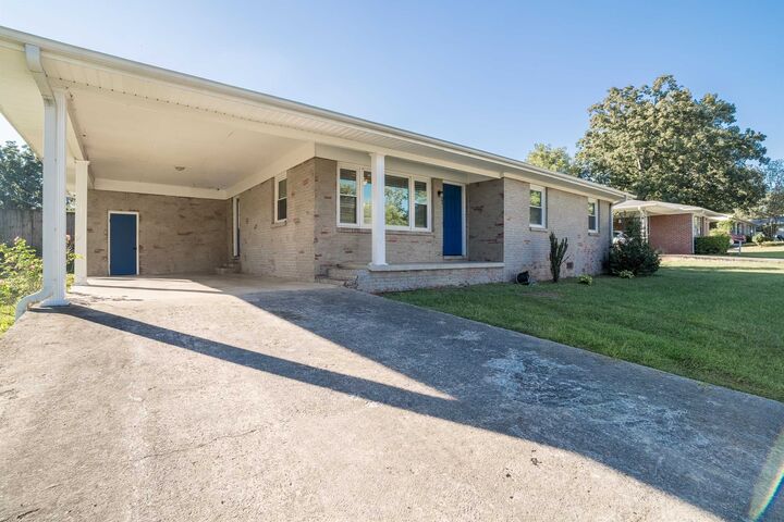 Property Photo:  1211 Ave B  AL 35055 