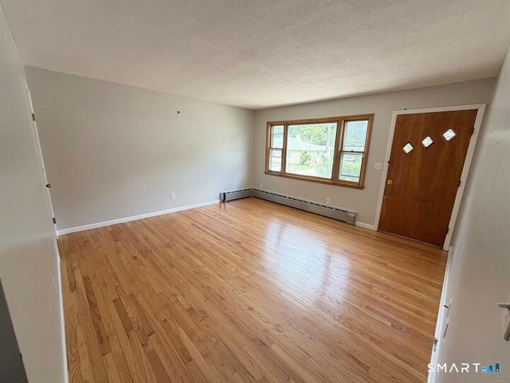 Property Photo:  348 Oak Street  CT 06705 