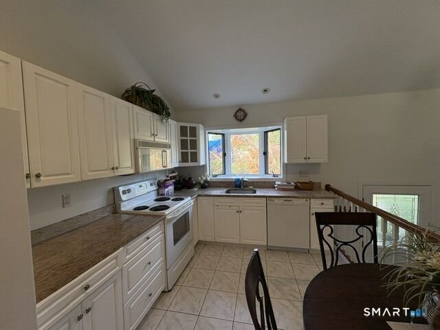 Property Photo: 10 Tomahawk Lane CT 06460