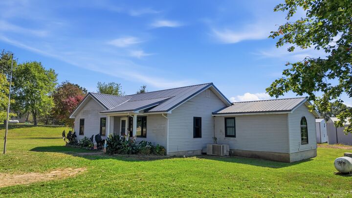 Property Photo: 305 Woolsey Street MO 65548