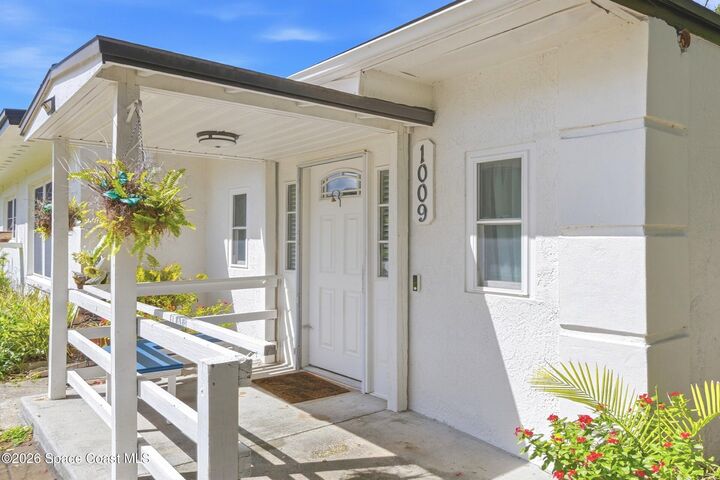 Property Photo:  1009 Greenwood Way  FL 32922 