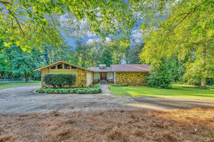 Property Photo:  307 Seven Oaks Lane  SC 29301 