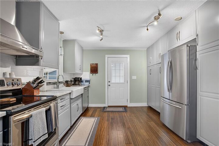 Property Photo: 3440 Edgefield Road NC 27409