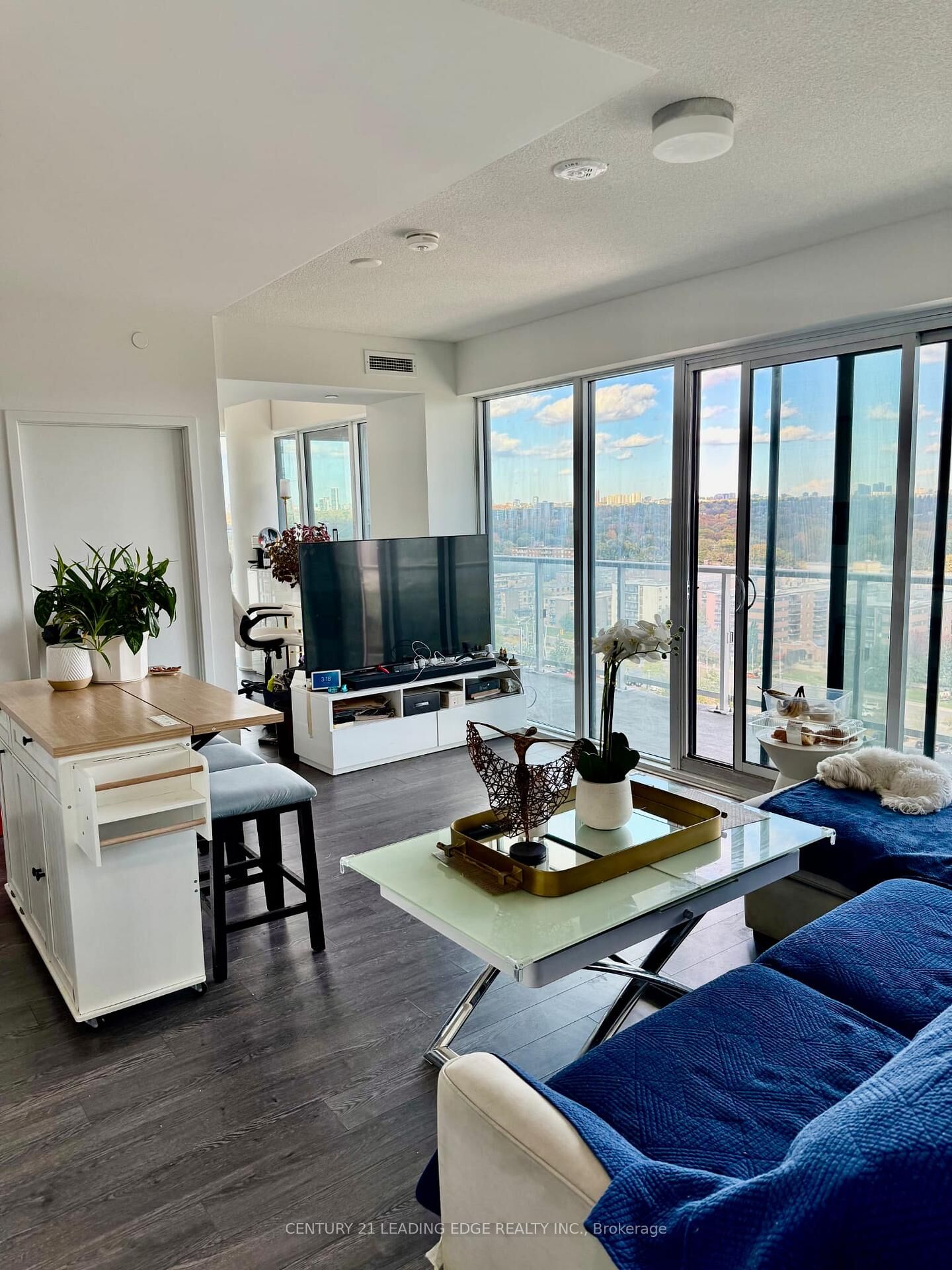 Property Photo: 20 O'Neill Road 1216 ON M3C 0R1