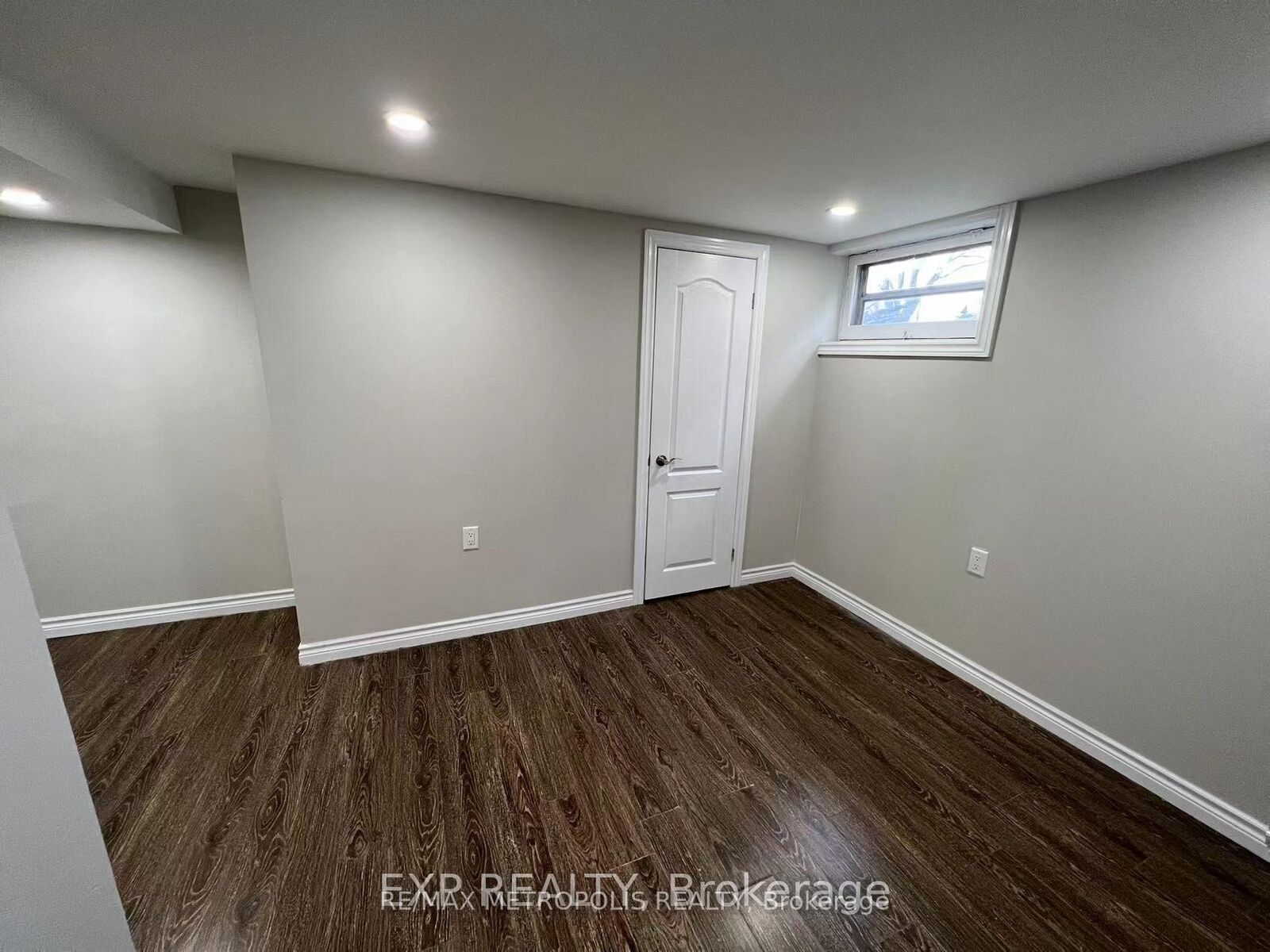 Property Photo: 6 Mid Pines Road Bsmt ON M1G 2L6
