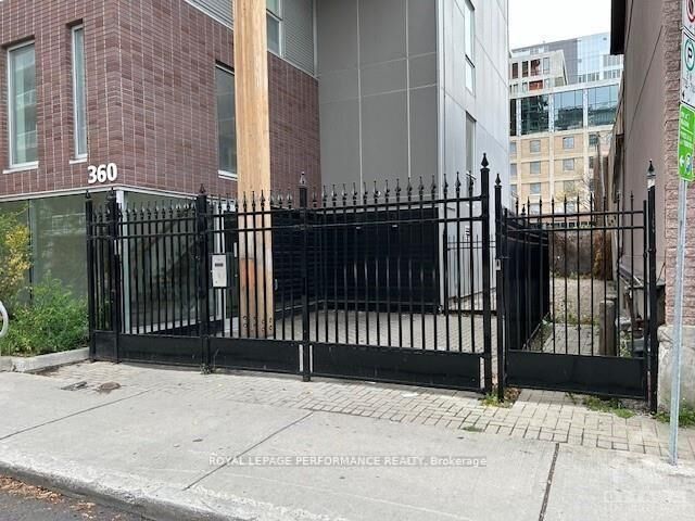 Property Photo:  360 Cumberland Street 301  ON K1N 0B1 