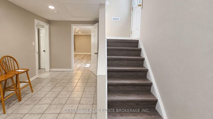 Property Photo:  147 Bonham Boulevard  ON L5M 1C9 