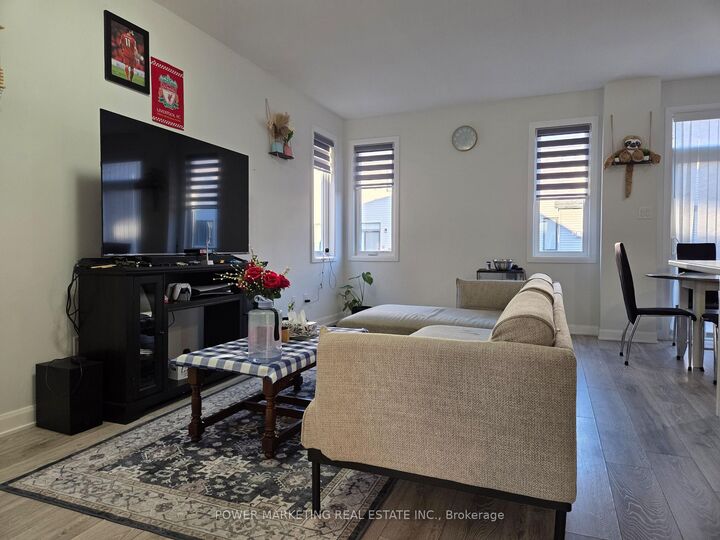 Property Photo: 571 Lilith Street ON K2J 6Z5