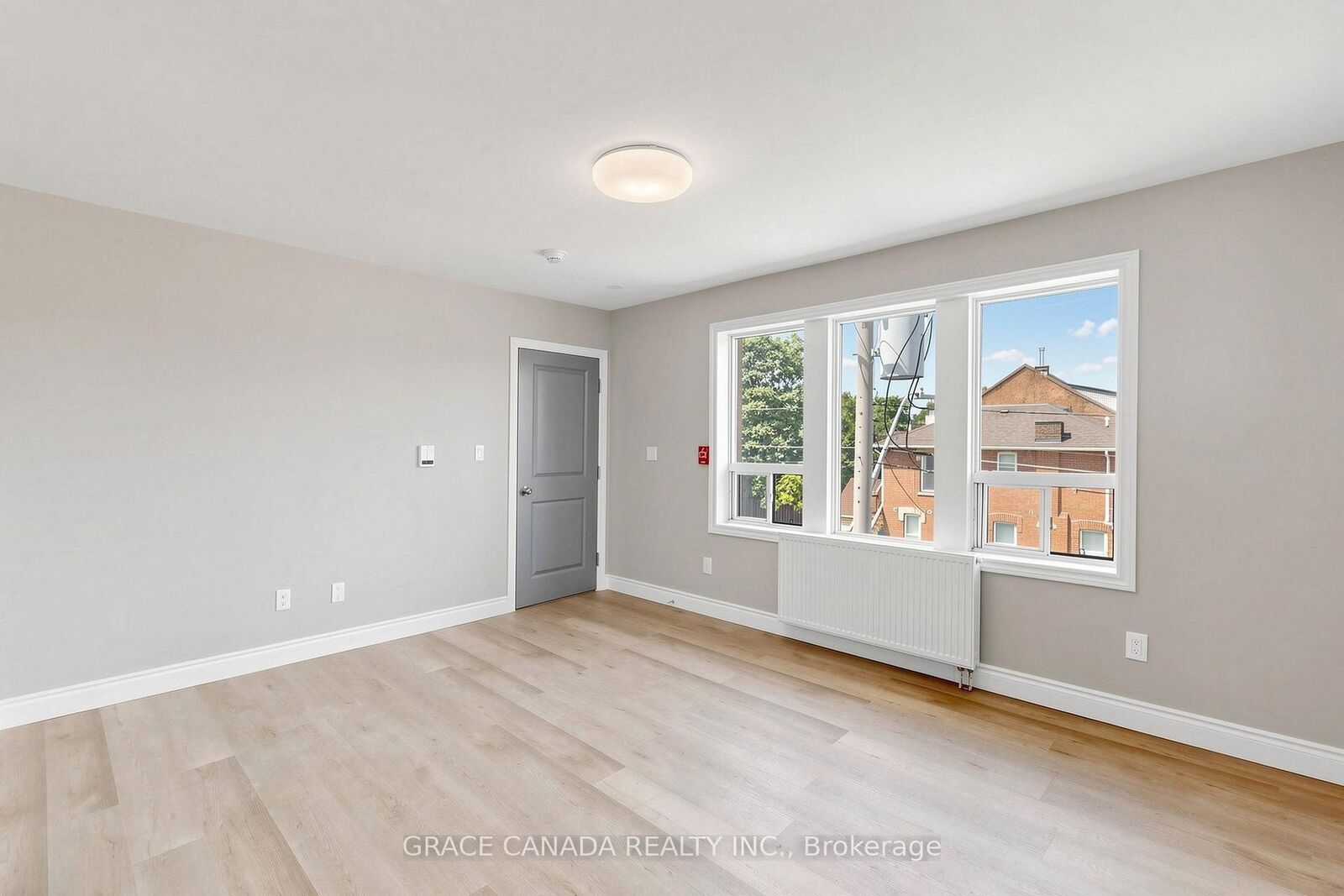 Property Photo:  71 Sanford Avenue S Unit 9  ON L8M 2G7 