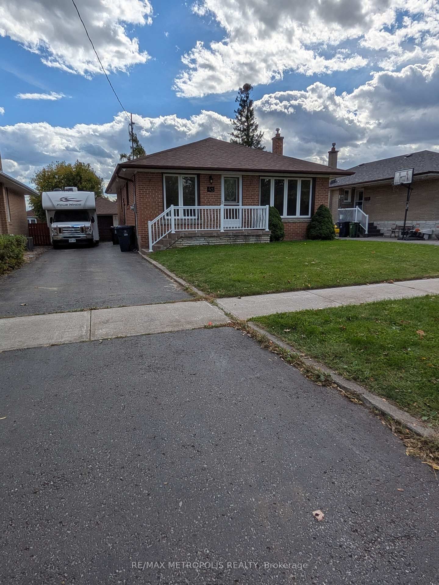 Property Photo: 43 Lewiston Road Main ON M1P 1X8
