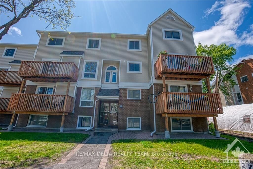 Property Photo:  160 Fenerty Court 6  ON K2L 3A7 