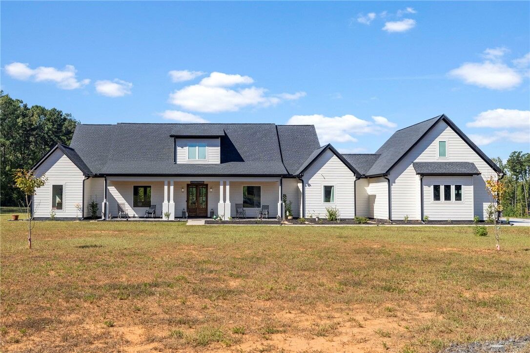 Property Photo:  303 Bagwell Drive  SC 29654 