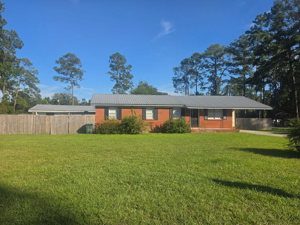 Property Photo:  1108 Wilma St  GA 31639 